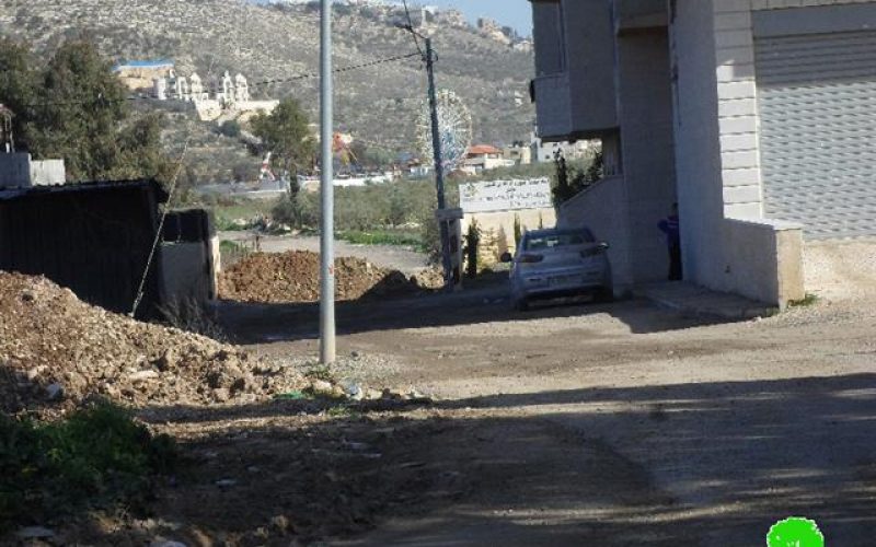 The Israeli Occupation Forces reinforce closure on the entrances of Awarta village