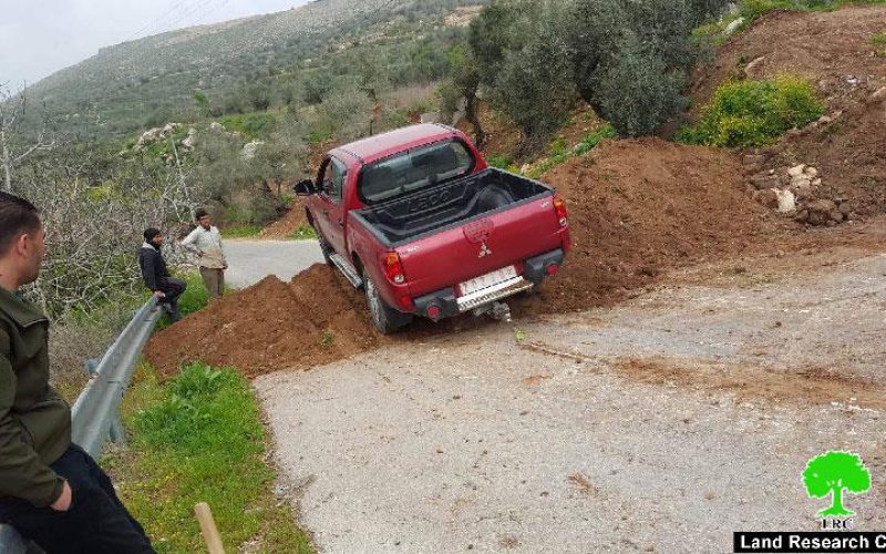 الاحتلال الاسرائيلي يغلق مداخل عدة قرى في محافظة نابلس بالسواتر الترابية