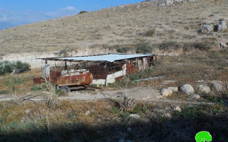 الاحتلال الإسرائيلي يخطر بوقف البناء في 13 منشأة في قرية كردلة
