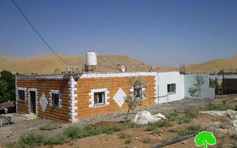 الاحتلال يخطر بوقف البناء لخمسة منازل في قرية فروش بيت دجن