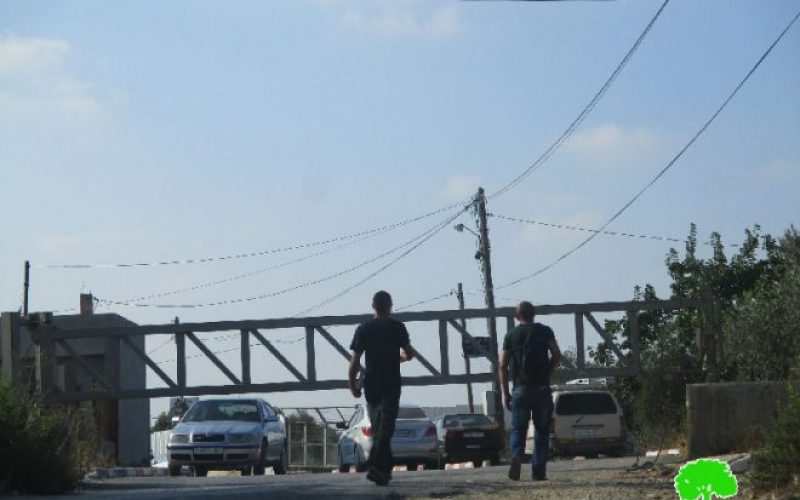 Israeli Occupation Forces re-close the southern entrance of Kifl Haris village