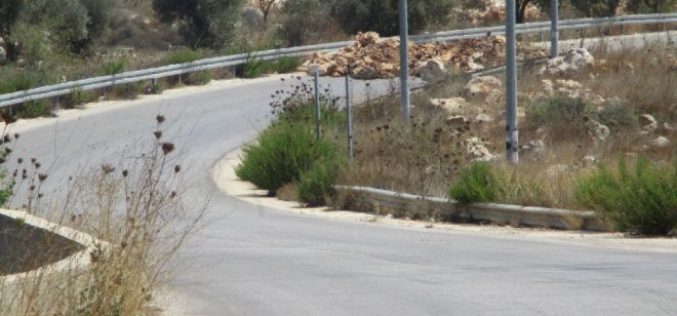 الاحتلال الإسرائيلي يغلق مدخل قرية ياسوف الرئيسي
