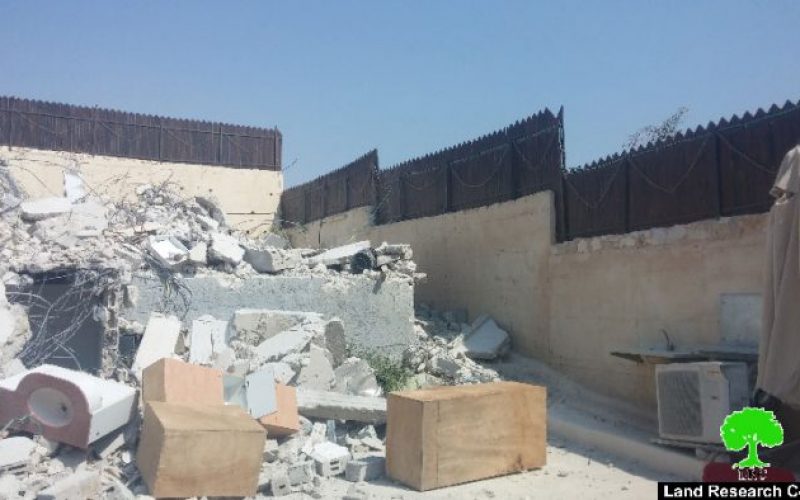 جرافات الاحتلال تهدم مسكناً بذريعة عدم الترخيص في قرية صور باهر جنوب مدينة القدس المحتلة