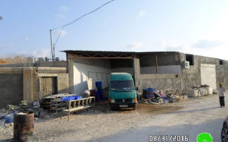 إخطارات عسكرية بوقف البناء لمنشآت زراعية في قرية النبي الياس / محافظة قلقيلية