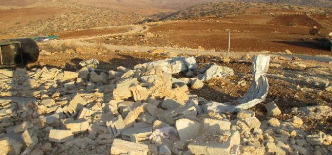 الاحتلال الإسرائيلي يهدم خياماً ومساكن زراعية في قرية العقبة