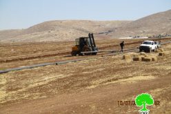 إخطار بوقف العمل في خط المياه الناقل إلى خربة الرأس الأحمر ومصادرة مضخة مياه في خربة الدير