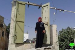 Israel Municipality forces a Jerusalemite self-demolish her commercial store