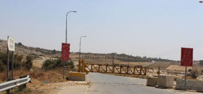 Israeli Occupation Forces turns Hebron governorate into big prison by setting up 292 checkpoints in its cities and towns <br> Metal gates: new Israeli means of closure on Hebron cities and towns