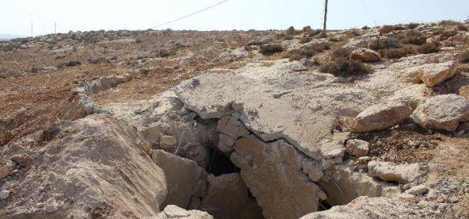 الاحتلال يهدم بئر مياه زراعي بقرية الديرات شرق يطا