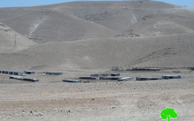 Israeli Occupation Forces confiscate water tanks and mobile toilets in Sateh Al-Bahar area