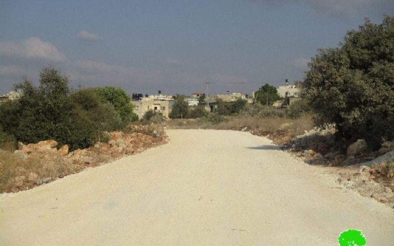 Stop-work order on a road in the Salfit town of Al-Zawiya