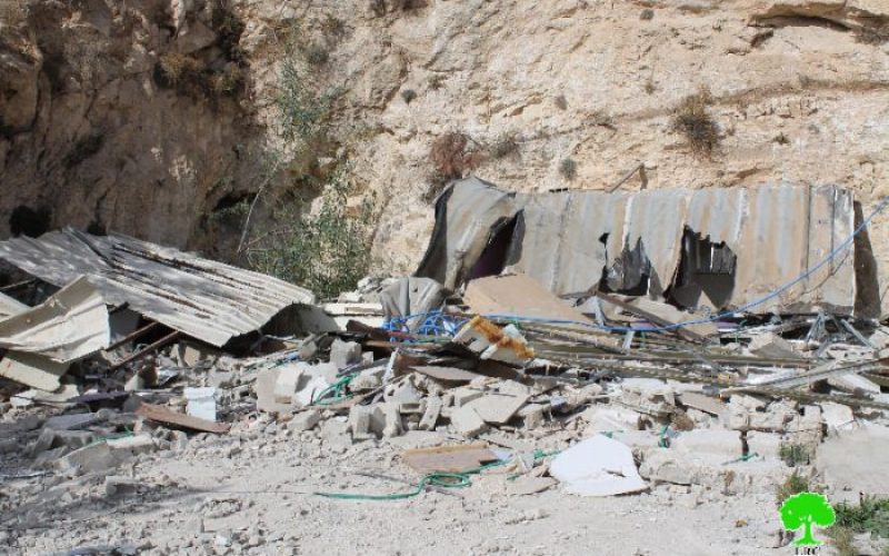 Two Jerusalemites self-demolish their apartments in the village of Jabal Al-Mukabir in Jerusalem