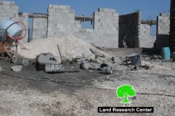 Israeli Occupation Forces notify several structures of stop-work in Al-Muntar Bedouin Community