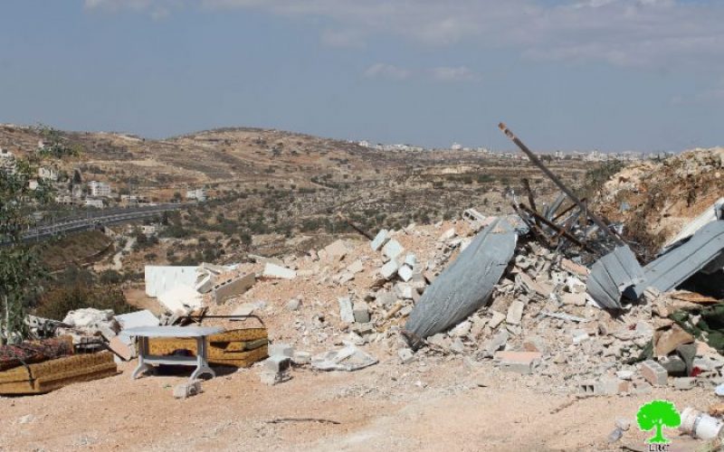 Dozers of Israel Municipality demolish 3 residences in Beit Hanina