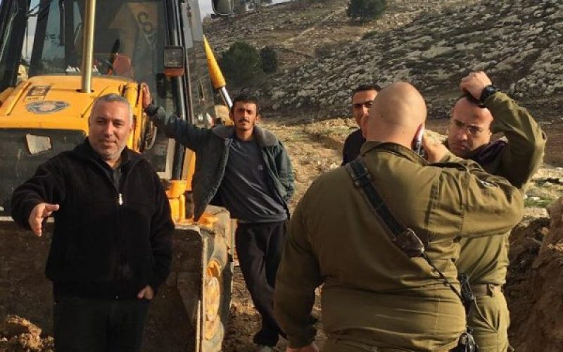Israeli Occupation Forces halt rehabilitation of agricultural road in Al-Burj village in Hebron city