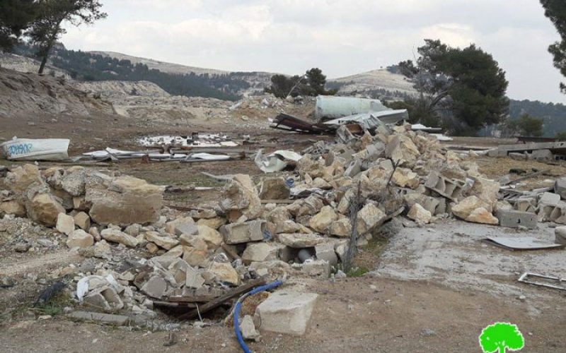جرافات الاحتلال تهدم 7 منشآت سكنية وزراعية في موقع الإسكان في بلدة العيزرية