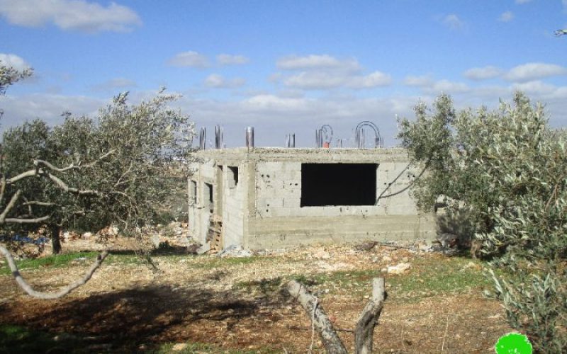 Israeli Occupation Forces notify residences of stop-work in the Salfit town of Kfar Ad-Dik