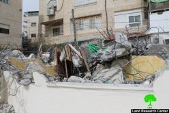 بلدية الاحتلال تهدم مسكناً في حي بيت حنينا شمال مدينة القدس المحتلة بذريعة البناء بدون ترخيص