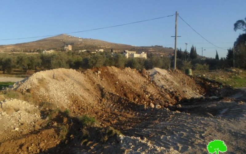 جيش الاحتلال يغلق الطريق الواصل بين قريتي زواتا واجنسنيا بالسواتر الترابية