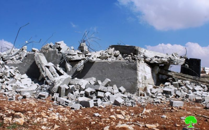 Israeli Occupation Forces demolish a residence  in Hebron without previous notice