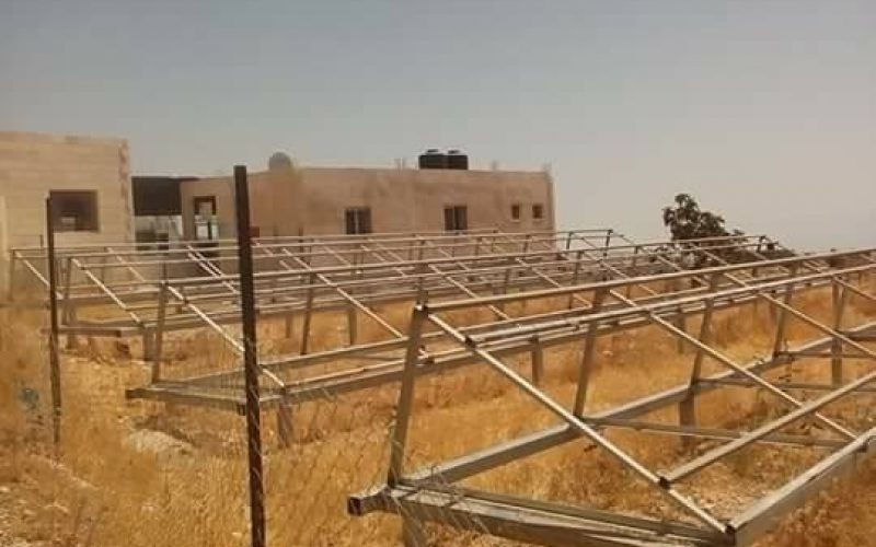 Israeli Occupation Forces confiscate solar energy systems from Bethlehem area of Jubb Ad-Dhib