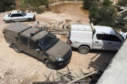  الاحتلال يخطر بوقف العمل والبناء في منازل 3 أشقاء بقرية بيت الروش الفوقا جنوب الخليل
