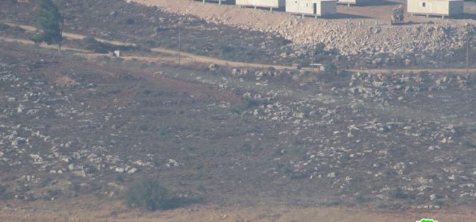 نصب بيوت استعمارية متنقلة على أراض قرية جالود بمحافظة نابلس
