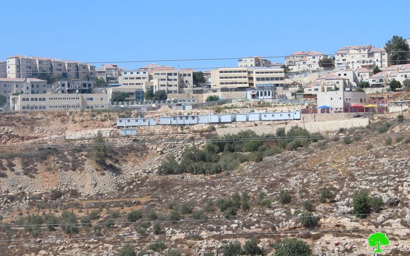 إضافة 10 كرفانات استعمارية متنقلة على أراضي قرية نحالين بمحافظة بيت لحم