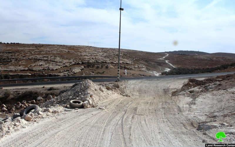 The Israeli Occupation Forces close a road in the Hebron village of Yatta