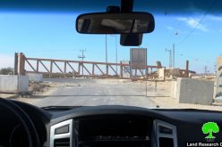 The Israeli Occupation Forces close the metal gate at Bani Na’im village entrance