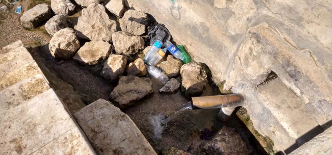 Israeli Occupation Forces close water spring and assault farmers south Hebron Governorate