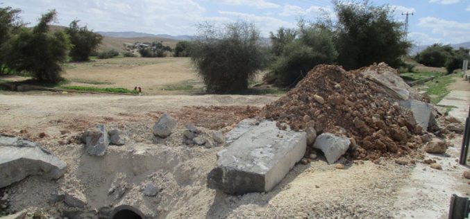 Israeli Occupation Forces close roads and demolish houses in Jericho governorate