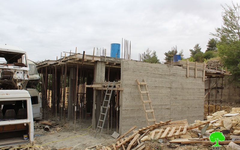 Stop work orders on two residences in the Hebron village of Beit Ummar