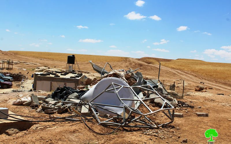 الاحتلال يهدم منشآت سكنية وزراعية في قرية المركز بمسافر يطا محافظة الخليل