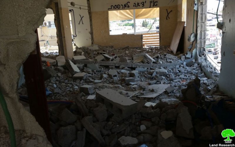 الاحتلال يهدم أجزاء من منزل عائلة الأسير علاء قبها في بلدة برطعة محافظة جنين