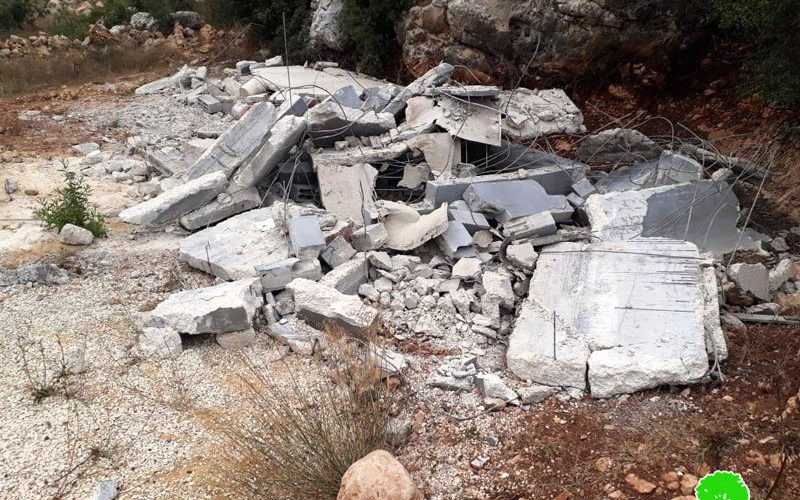 الاحتلال يهدم 12 قبرا في مخيم العروب شمال الخليل