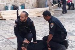 شرطة الاحتلال تعتدي على رجال دين أقباط في ساحة كنيسة القيامة / القدس المحتلة