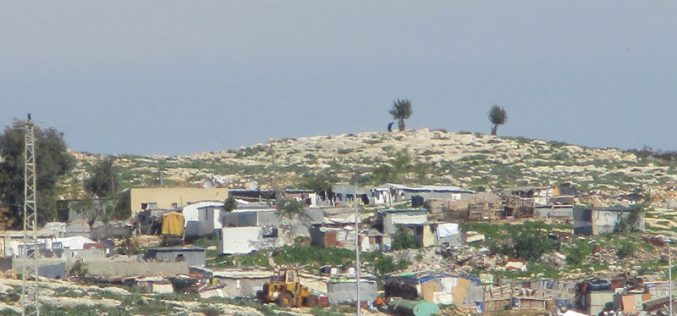 الاحتلال الإسرائيلي يخطر بوقف البناء لخمسة منشآت في تجمع الرماضين الجنوبي / محافظة قلقيلية