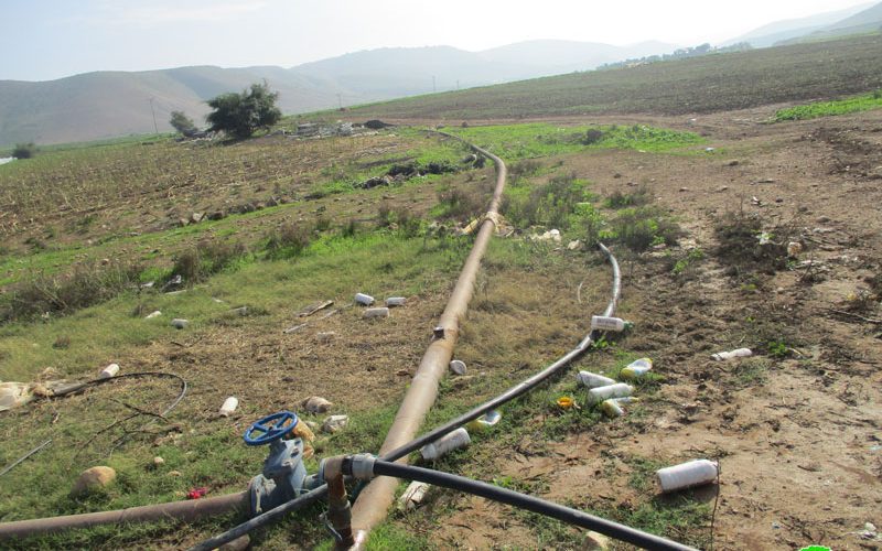 إخطار عسكري بإزالة خط للمياه في منطقة الفارسية / محافظة طوباس