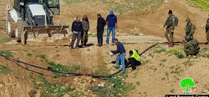الاحتلال يدمر ويصادر شبكة المياه في مسافر يطا جنوب الخليل