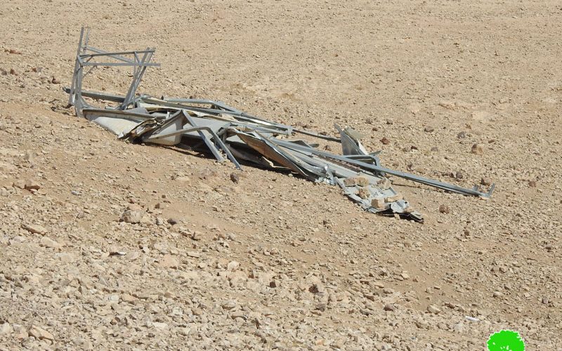 The occupation troops demolish a barn in Khashem ed-Daraj / Hebron governorate