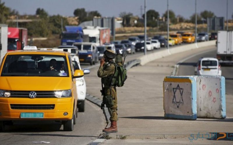 الفلسطينيون يخسرون حوالي 60 مليون ساعة عمل سنويا بسبب الحواجز العسكري الإسرائيلية في الضفة الغربية