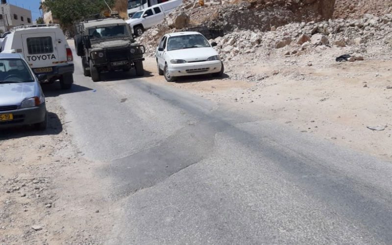 The Occupation Authorities Demolish and Confiscate a Facility in Hebron