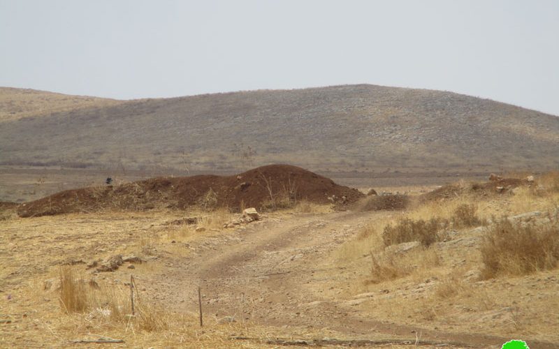 Closing a road that leads to Khirbet Al-Hadidiya / Tubas governorate