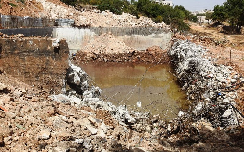 الاحتلال يهدم بركة مياه زراعية في وادي الغروس شرق الخليل