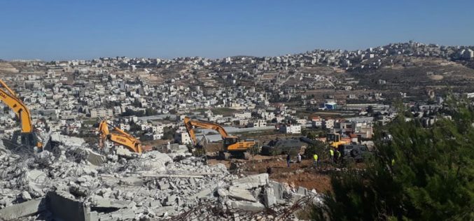 الاحتلال يهدم مسكنين لشقيقين في قرية شيوخ العروب شمال الخليل