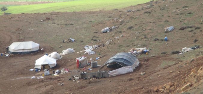 هدم  ومصادرة خيمتين للسكن  شرق منطقة عينون في محافظة طوباس