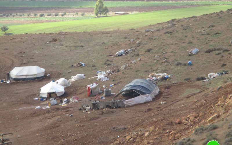 هدم  ومصادرة خيمتين للسكن  شرق منطقة عينون في محافظة طوباس