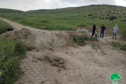 Israeli violations in the time of Corona:  Closure of a main road via earth mounds in Khirbet Al-Faresiya