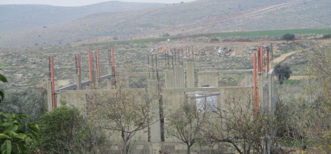 إخطارات  بوقف البناء والهدم  تطال 4 مساكن في قرية قبيا / محافظة رام الله